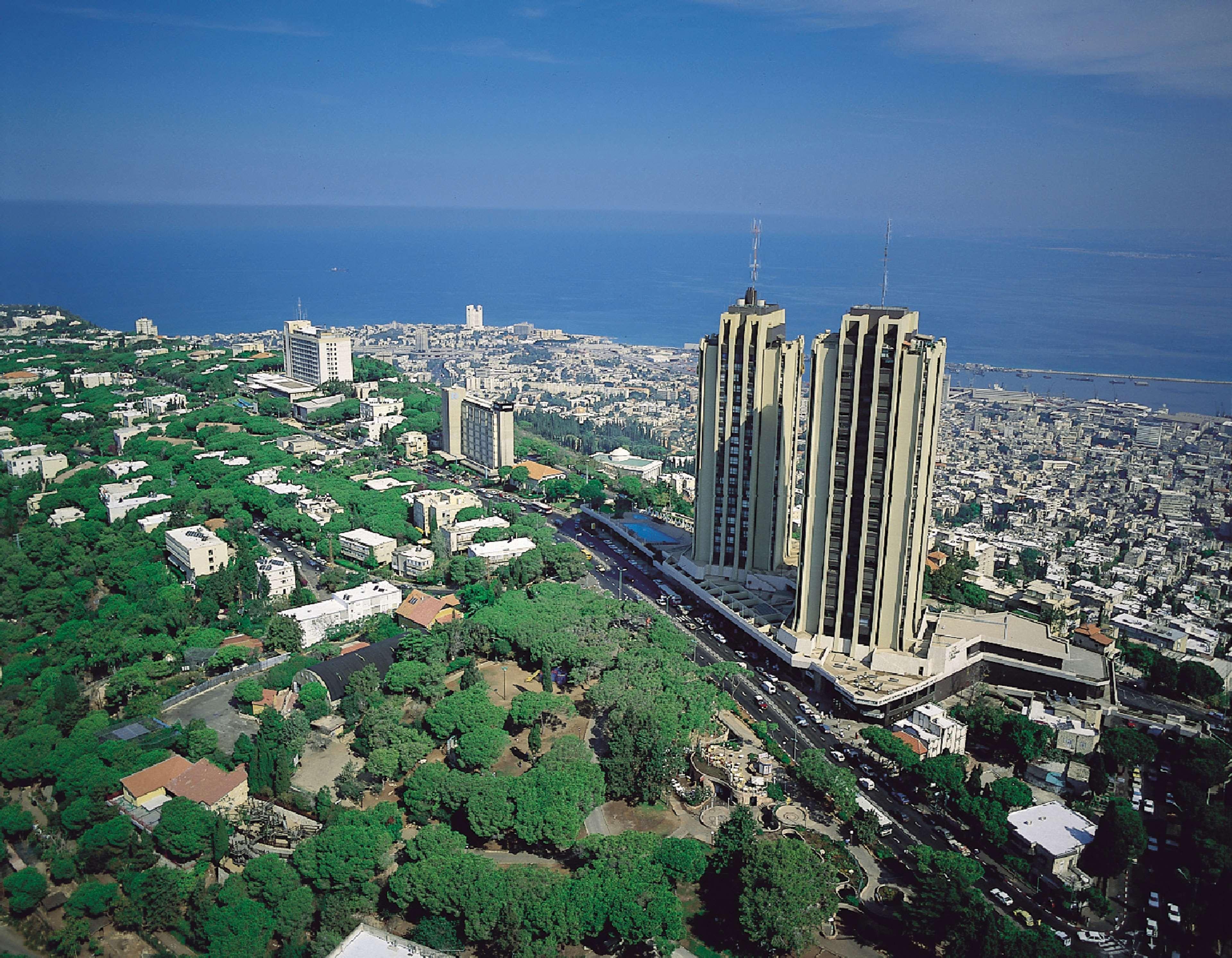 Dan Panorama Haifa Hotel Екстер'єр фото Aerial view of the campus