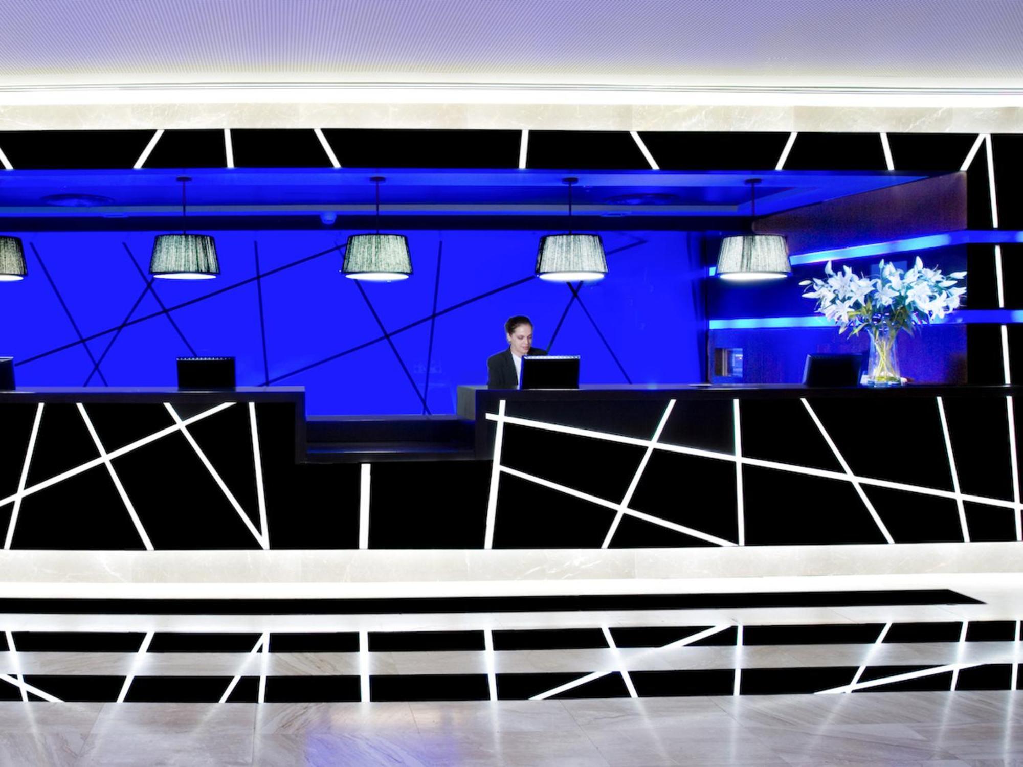 Dan Panorama Haifa Hotel Екстер'єр фото The hotel's lobby